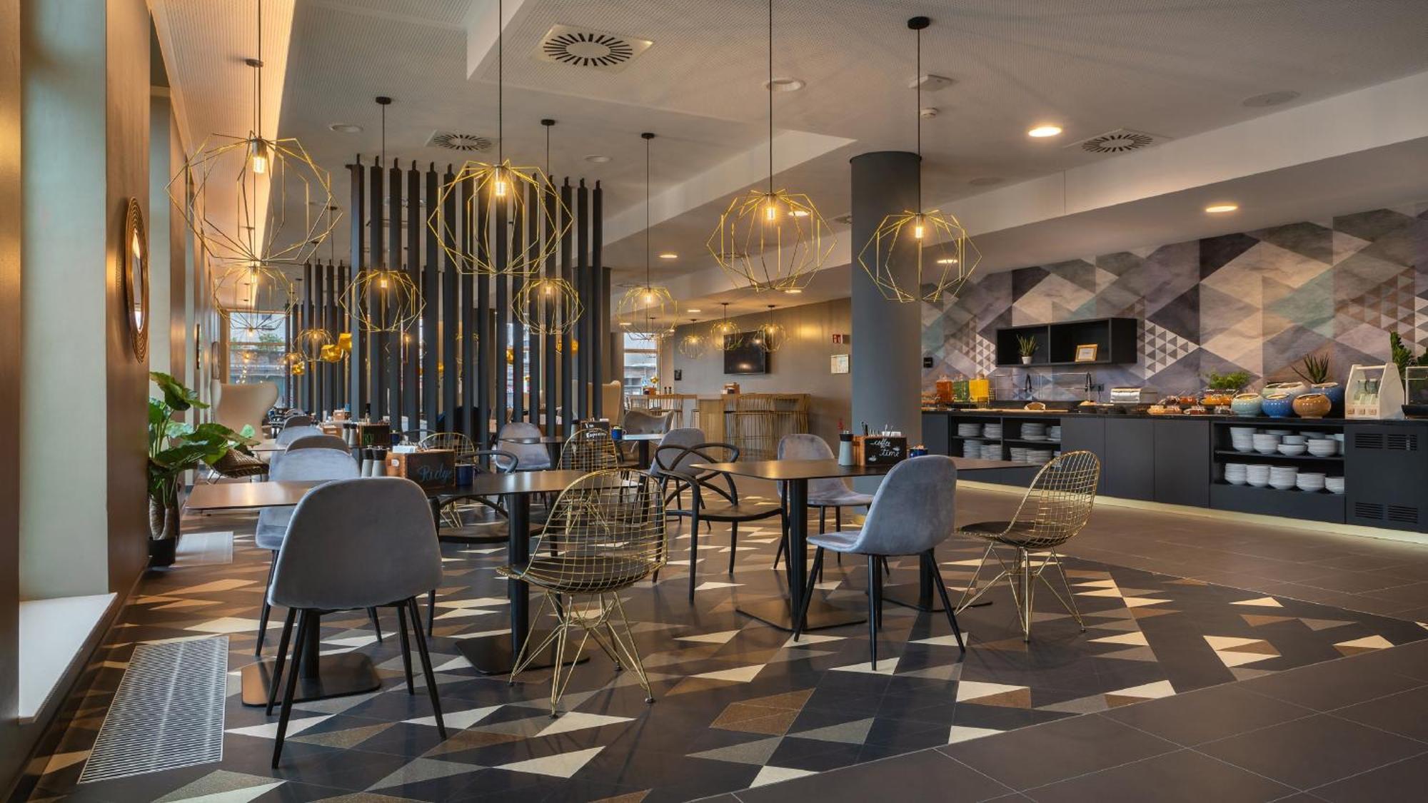 Holiday Inn - The Niu, Ridge Halle Central Station By Ihg Ngoại thất bức ảnh
