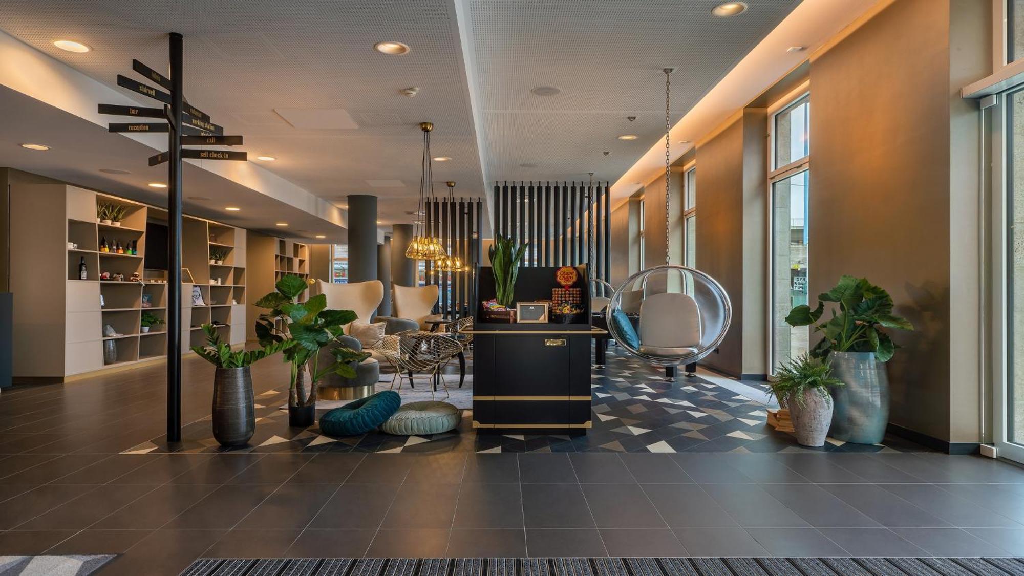 Holiday Inn - The Niu, Ridge Halle Central Station By Ihg Ngoại thất bức ảnh